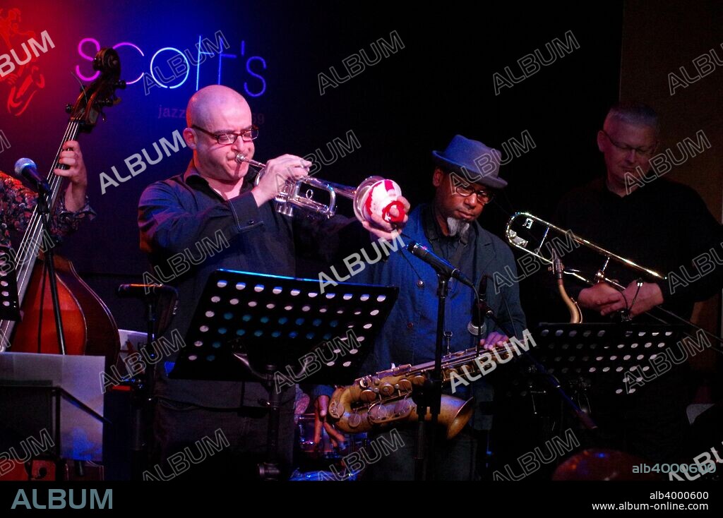 Mark White and Denys Baptiste, Ronnie Scott's, Soho, London, 5th June 2016.