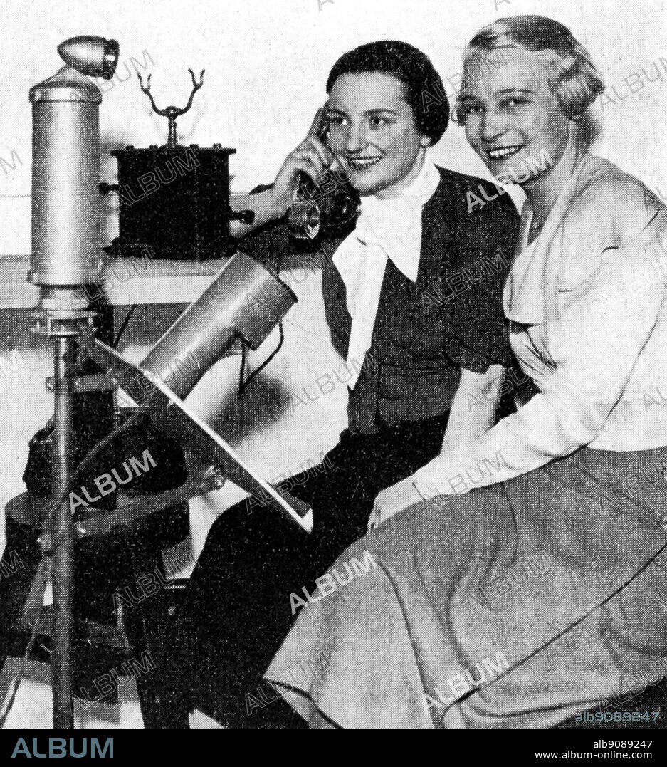 Ursula Patzschke (left) the world's first TV announcer (1934), with Annemarie Beck, who joined the German television service as an announcer in 1935. ©TopFoto.