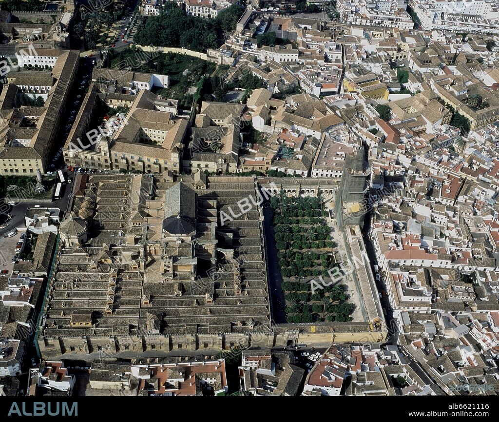 VISTA AEREA DE LA MEZQUITA DE CORDOBA.