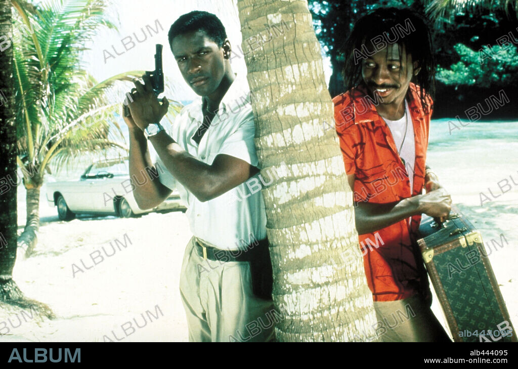DENZEL WASHINGTON y ROBERT TOWNSEND en A ESPALDAS DE LA LEY, 1989 (THE MIGHTY QUINN), dirigida por CARL SCHENKEL. Copyright M.G.M.