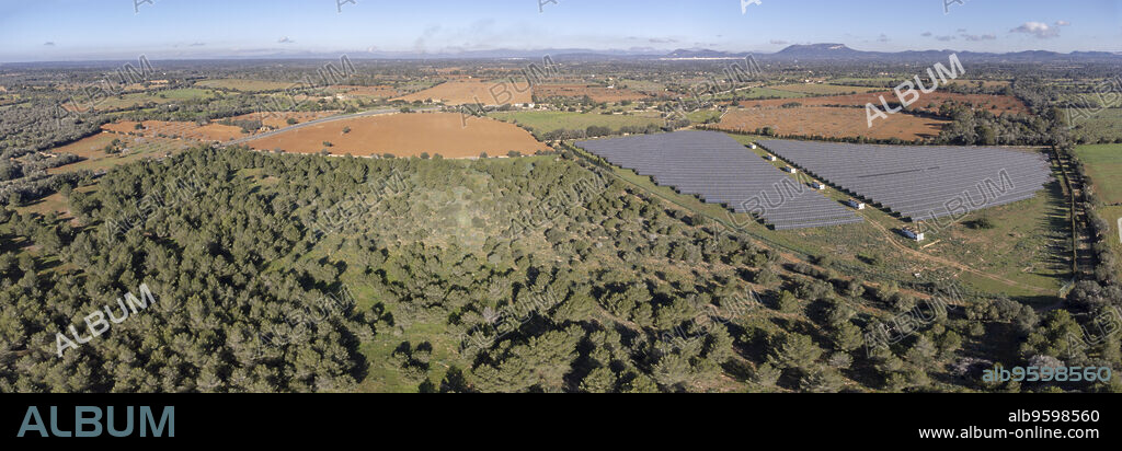 Grun Parc Fotovoltaic, solar energy plates, Llucmajor, Mallorca, Balearic Islands, Spain.