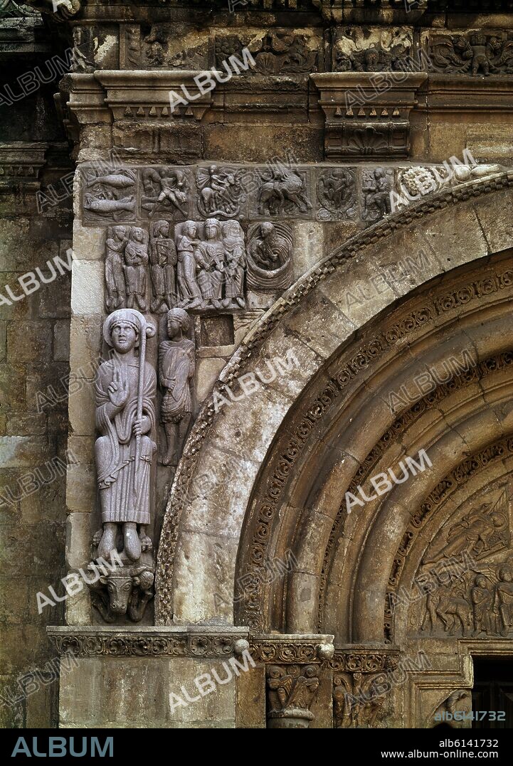 PORTADA DEL CORDERO:ZODIACO,DAVID Y MUSICOS,S. ISIDORO.S XI.