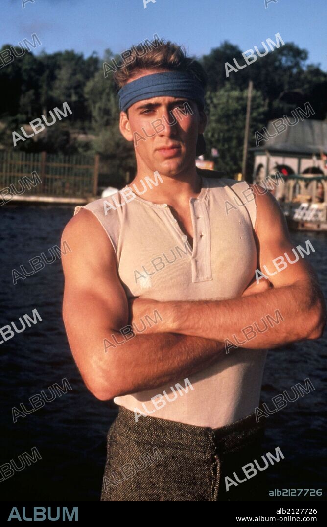 NICOLAS CAGE en THE BOY IN BLUE, 1986, dirigida por CHARLES JARROTT. Copyright CBC.