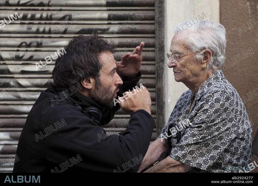 ANTONIA GUZMAN and DANIEL GUZMAN in A CAMBIO DE NADA, 2015, directed by DANIEL GUZMAN. Copyright EL NIÑO PRODUCCIONES/LA COMPETENCIA/LA MIRADA OBLICUA/TELEFO.
