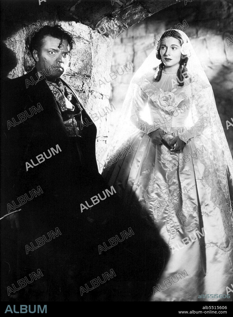 JOAN FONTAINE and ORSON WELLES in JANE EYRE, 1944, directed by ROBERT STEVENSON. Copyright 20TH CENTURY FOX.