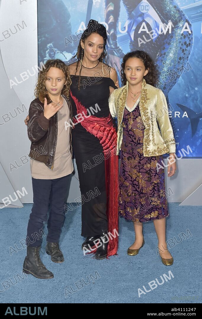 December 12, 2018 - Los Angeles, Kalifornien, USA - Lisa Bonet mit Sohn Nakoa-Wolf Manakauapo Namakaeha Momoa und Tochter Lola Iolani Momoa bei der Weltpremiere des Kinofilms 'Aquaman' im TCL Chinese Theatre. Los Angeles, 12.12.2018. 12/12/2018