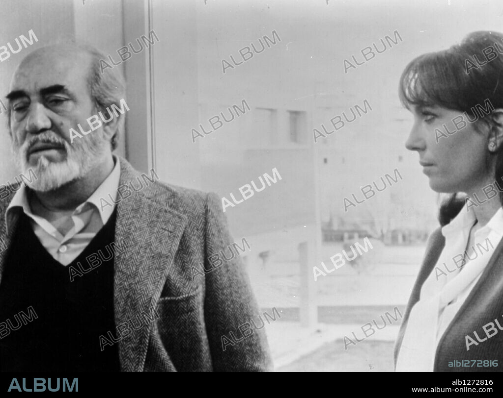 ANTONIO FERRANDIS and MERCEDES SAMPIETRO in VIVIR MAÑANA, 1983, directed by NINO QUEVEDO.