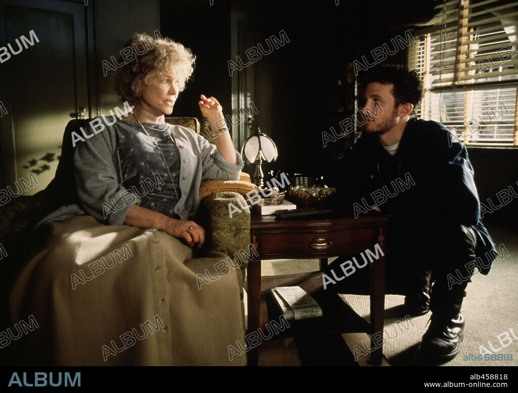 DARREN ARONOFSKY and ELLEN BURSTYN in REQUIEM FOR A DREAM, 2000, directed by DARREN ARONOFSKY. Copyright ARTISAN ENTERTAINMENT / BAER, JOHN.