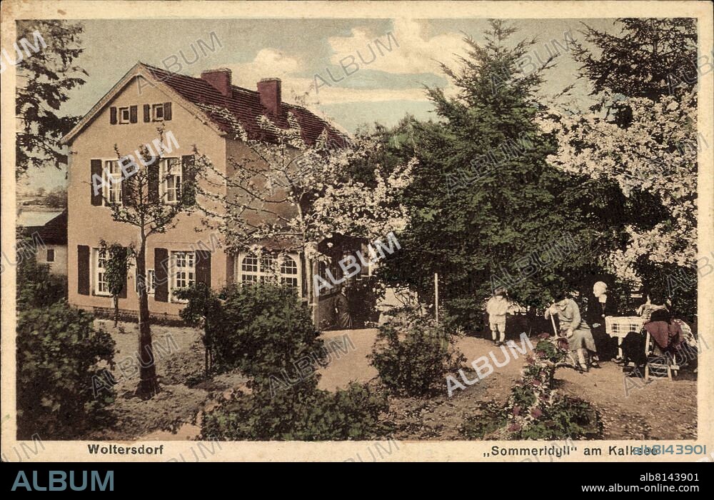 Woltersdorf, Sommeridyll am Kalksee, Baumblüte, Anwohner.