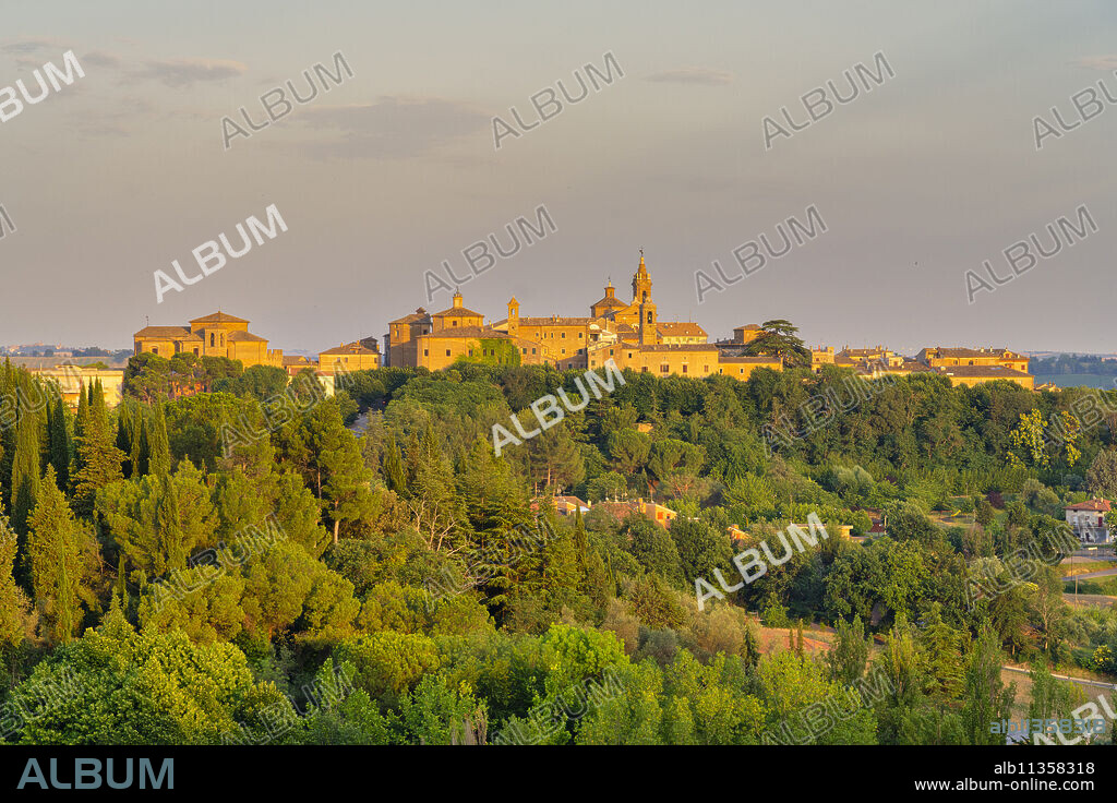 Corinaldo at sunset, Marche, Italy, Europe.