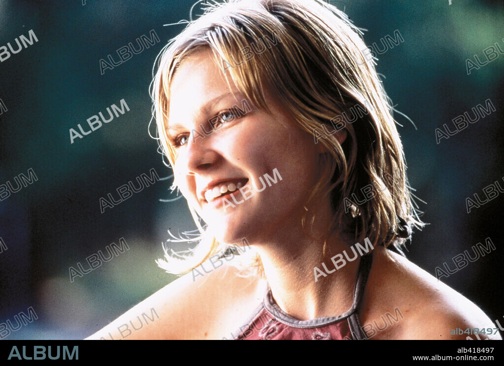 KIRSTEN DUNST in CRAZY / BEAUTIFUL, 2001, directed by JOHN STOCKWELL. Copyright TOUCHSTONE PICTURES.