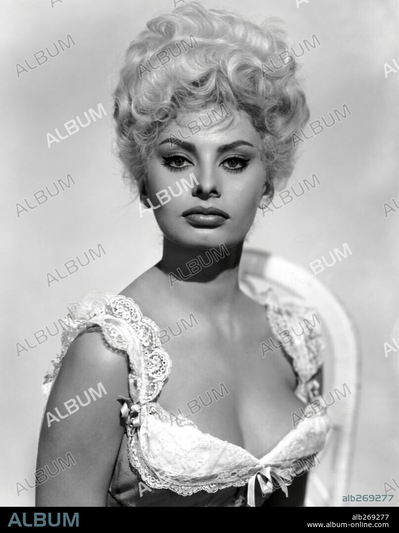 SOPHIA LOREN dans HELLER IN PINK TIGHTS, 1960, réalisé par GEORGE CUKOR. Copyright PARAMOUNT PICTURES.