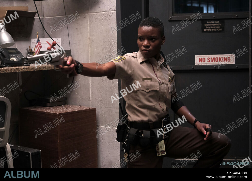 ALEXIS LOUDER in COPSHOP (2021), directed by JOE CARNAHAN. Copyright WarParty Films / Zero Gravity Management.