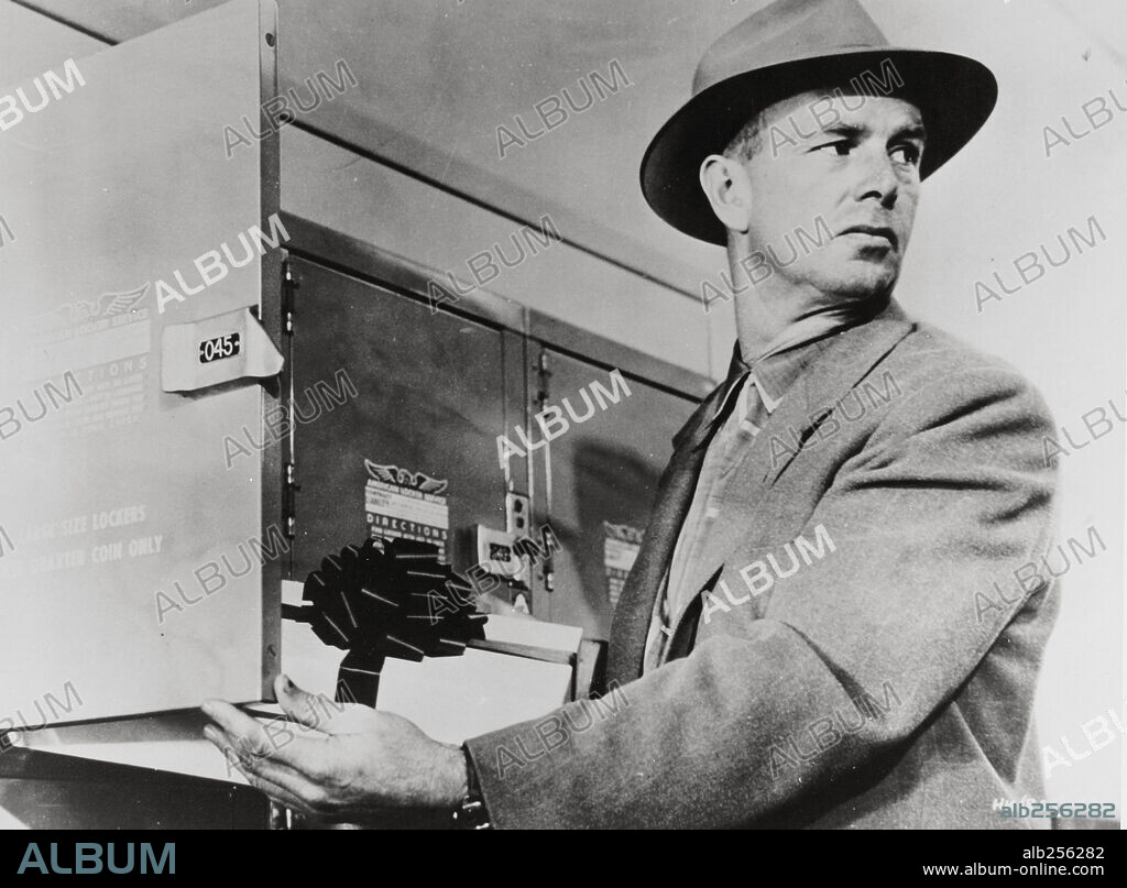 STERLING HAYDEN in THE KILLING, 1956, directed by STANLEY KUBRICK. Copyright UNITED ARTISTS.
