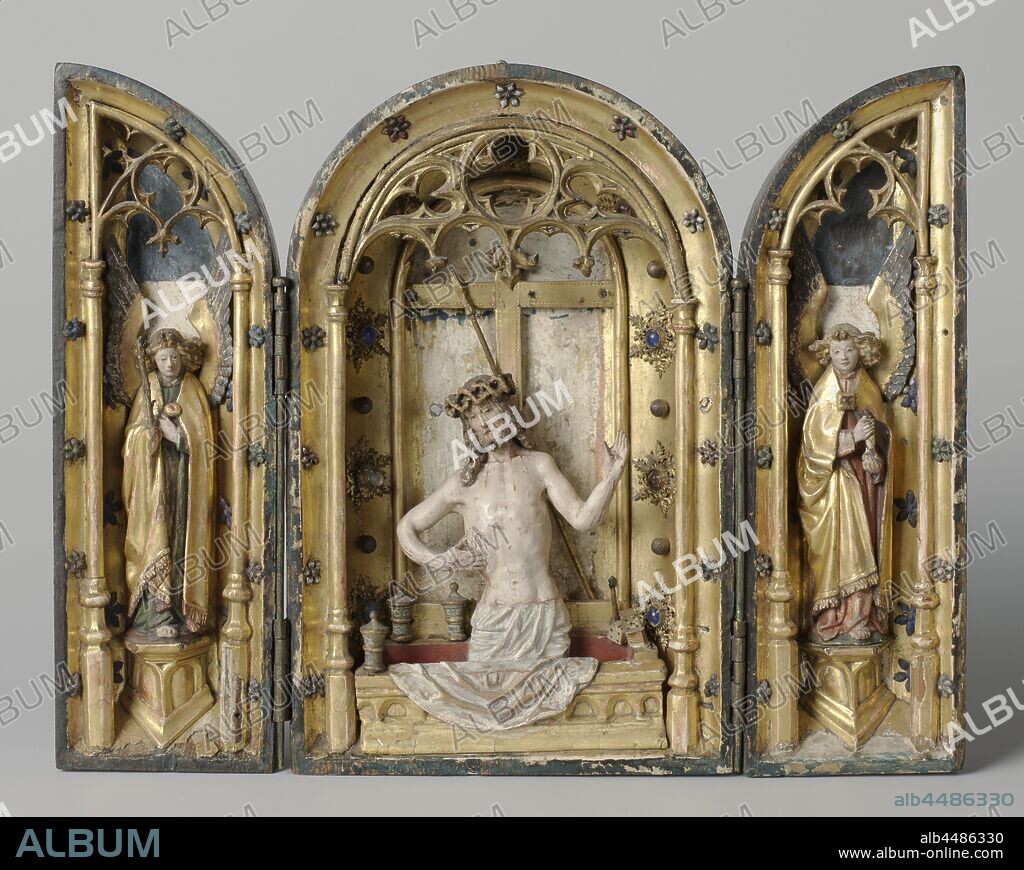 Portable altar Travel altar, triptych, with the Christ standing in the grave between two angels. In closed condition, the altar is rounded from above, opened, it has a niche and a half niche in each wing. In the niche, the half-figure of Christ with crown of thorns and loincloth rises above the edge of the tomb. A linen cloth hangs over this, partially covering the niches in front of the tomb. Christ points with the right hand to the wound in his side, while he raises the left hand to show the nail wound. On the left on the tomb three ointment pots (albarelli), on the right are the three dice. In the background the cross, in which there is another nail and on which the table with I.N.R.I ., furthermore a separate lance and a part of the cane with sponge. In each of the half-niches an angel, standing on a forward, profiled pedestal, placed on an ascending bottom, these bases have a niche on each side and above that a flat cover with a truncated corner. The left angel is probably holding a fragment of the stem of a lily, the right is probably a part of a sword, given the round button on his left hand. Both wear a diadem and over the albe, under which a bare foot protrudes, a choir hood closed by a spang. The large niche is formed by a narrow and behind it a wide concave, separated left and right by a thin column with capital. These wear a curved bead and openwork tracery. Between the rear wall and the rear concave a continuous bead, connected to a low wall that protrudes above the tomb. The tracery is part of the bead in both half niches. The concave moldings show large and small rosettes, interspersed with 'pearls', Man of Sorrows, 'Imago Pietatis', 'Erbärmdebild', 'Schmerzensmann', the upright Christ showing his wounds, usually bearing the crown of thorns, and accompanied by the instruments of the Passion, standing or sitting in his tomb (angel (s)), anonymous, Brussels, c. 1525 - c. 1540, oak (wood), rozetten, kogels, slot en scharnieren, gilding, h 23.3 cm × w 1.