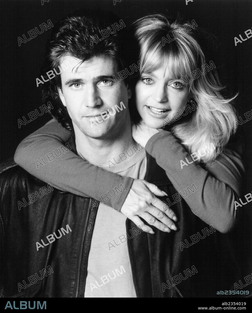GOLDIE HAWN and MEL GIBSON in BIRD ON A WIRE, 1990, directed by JOHN BADHAM. Copyright UNIVERSAL PICTURES.