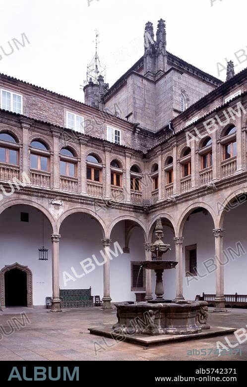 Santiago de Compostela / Hospital de los reyes catolicos, Innenhof Filmsize: Kleinbild/24 × 36 mm.
