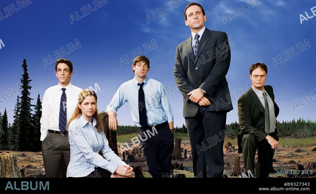 B. J. NOVAK, JENNA FISCHER, JOHN KRASINSKI, RAINN WILSON and STEVE CARELL in THE OFFICE, 2005, directed by RICKY GERVAIS and STEPHEN MERCHANT. Copyright NBC UNIVERSAL TELEVISION.