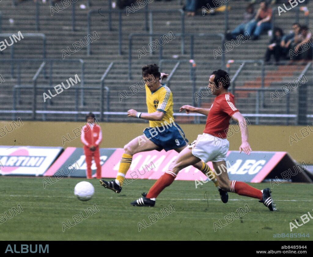 Fotboll VM i Västtyskland 1974. Sverige-Bulgarien. Ove Kindvall i aktion. Foto: Roony Johansson / SkR / Sydsvenskan Bild / IBL Bildbyrå.