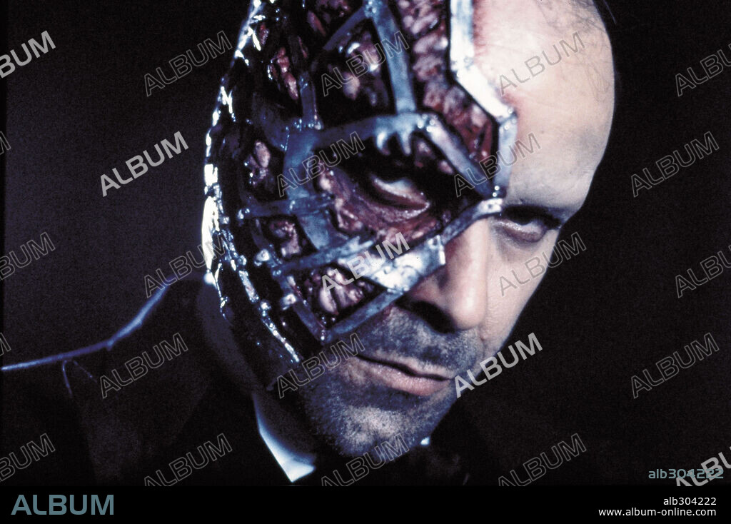 ANTONIO RESINES en ACCION MUTANTE, 1993, dirigida por ALEX DE LA IGLESIA. Copyright EL DESEO S.A/CIBY 2000.