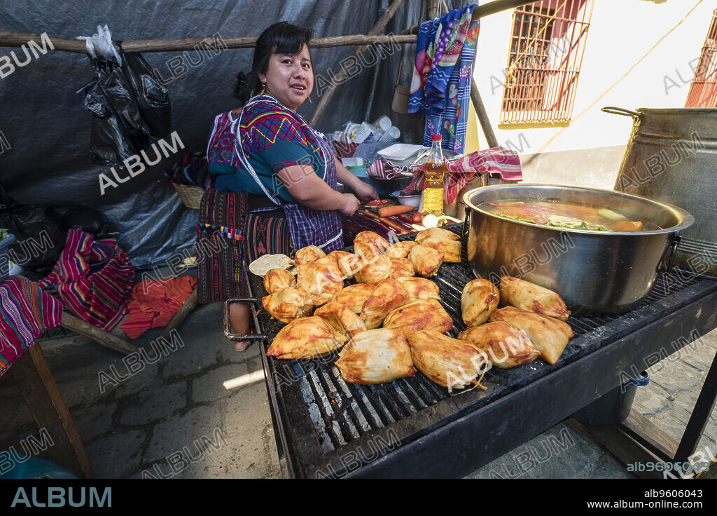 tamales de maiz, Santo Tomás Chichicastenango, República de Guatemala, América Central.
