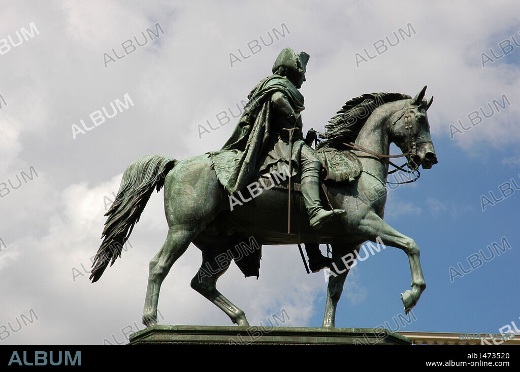 Federico II el Grande (1712-1786). Rey de Prusia (1740-1786). Monumento ecuestre a Federico II, realizado en 1839 por Christian Daniel Rauch (1777-1857). Berlín. Alemania.