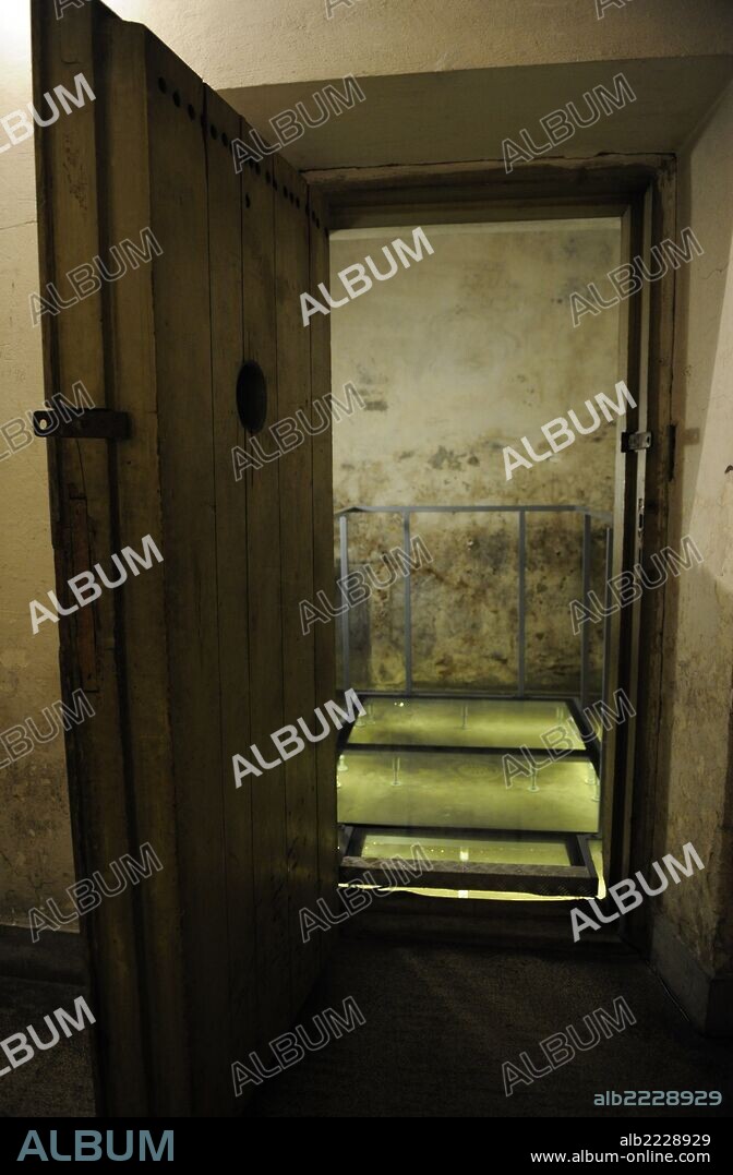 MUSEO GESTAPO. Edificio que durante la Segunda Guerra Mundial pasó a convertirse en el cuartel general de la Gestapo. Lugar de terror donde los polacos y judios de diferentes ideas políticas eran detenidos y torturados. CELDAS en el cuartel de la Gestapo. Cracovia. Polonia.