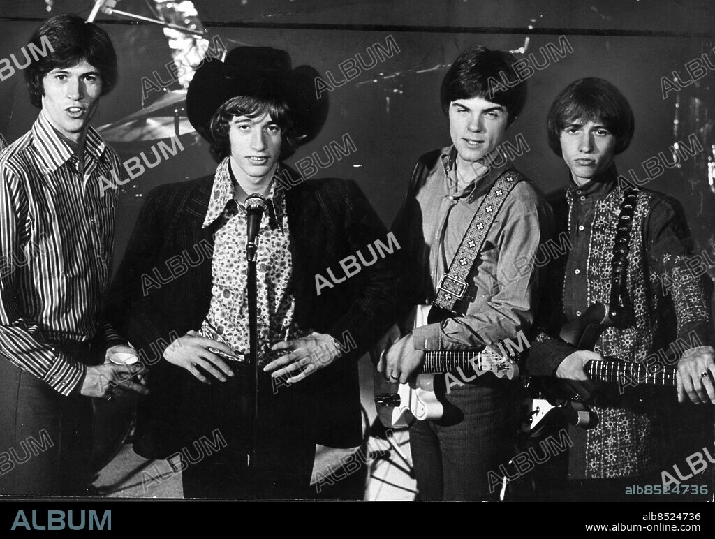 ARKIV 1967 - Engelsk-australiska popbandet Bee-Gees - Barry Gibb, Robin Gibb, Vince Melouney och Maurice Gibb. Gruppens femte medlem, Colin Petersen, var sjuk när bilden togs. Foto: Jacob Forsell Kod: 14 . COPYRIGHT PRESSENS BILD.