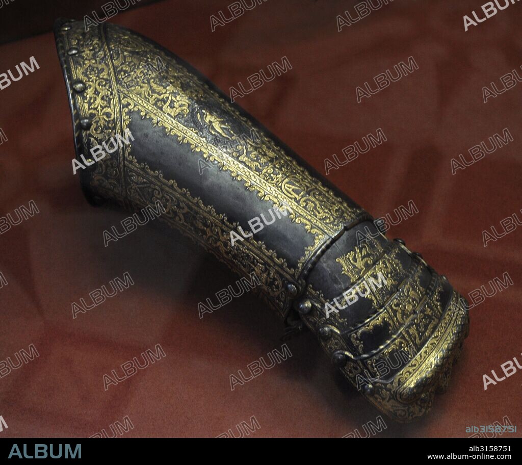 Avambrazo. 1570-1580. Probablemente de Lucio Piccinino. Milán, Italia. Sala de los Caballeros. Arsenal. Museo del Hermitage (The State Hermitage Museum). San Petersburgo. Rusia.