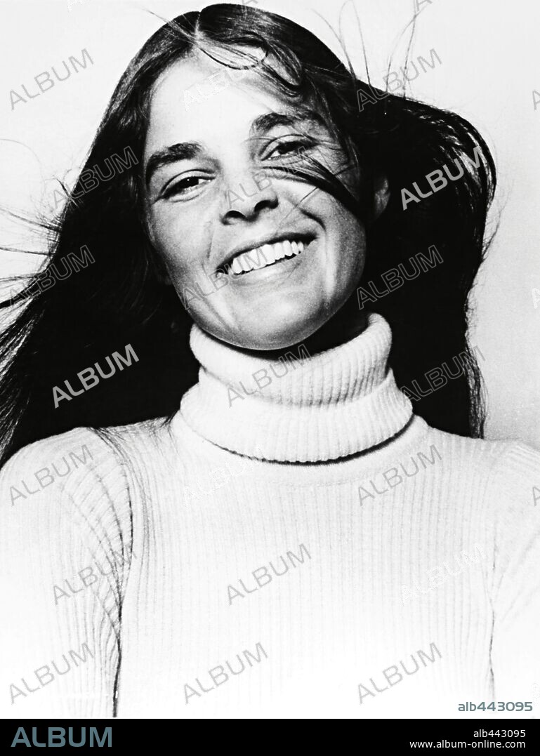 ALI MacGRAW en LOVE STORY, 1970, dirigida por ARTHUR HILLER. Copyright PARAMOUNT PICTURES.