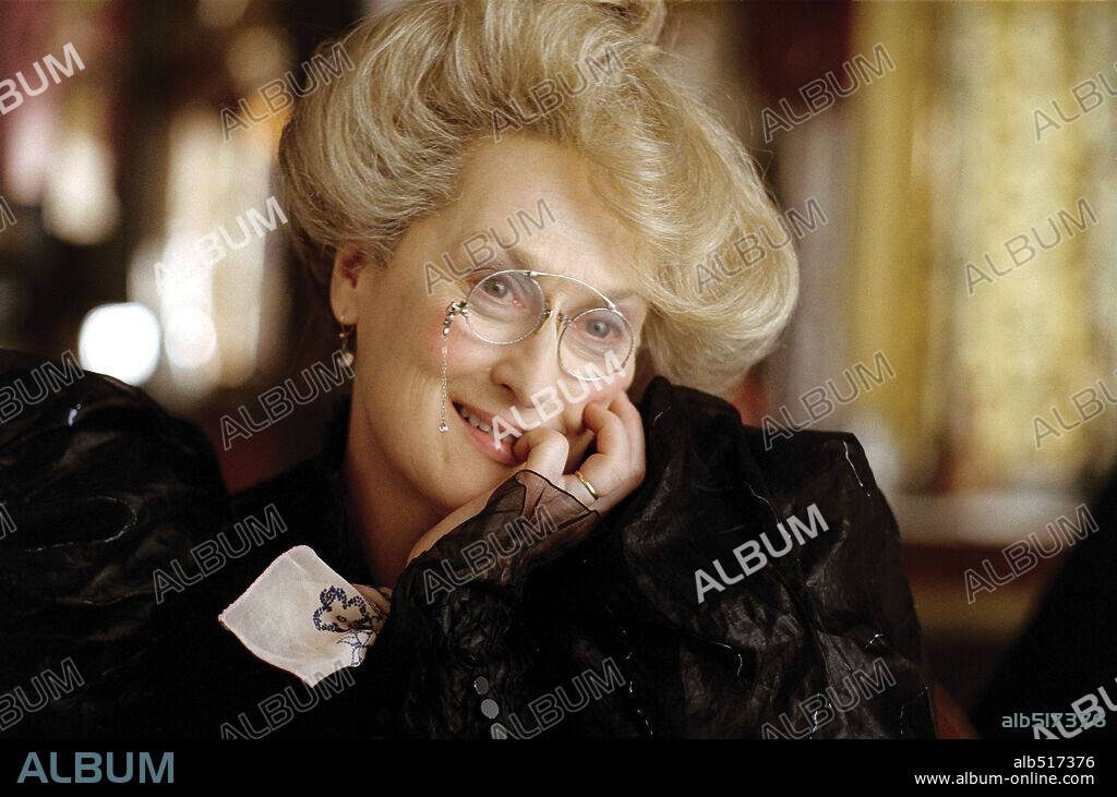 MERYL STREEP en UNA SERIE DE CATASTROFICAS DESDICHAS DE LEMONY SNICKET, 2004 (LEMONY SNICKET'S A SERIES OF UNFORTUNATE EVENTS), dirigida por BRAD SILBERLING. Copyright PARAMOUNT PICTURES / DUHAMEL, FRANÇOIS.