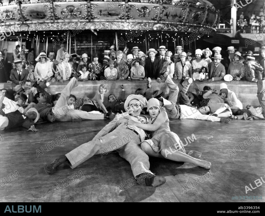 ANN CHRISTY and HAROLD LLOYD in SPEEDY, 1928, directed by TED WILDE. Copyright PARAMOUNT PICTURES.