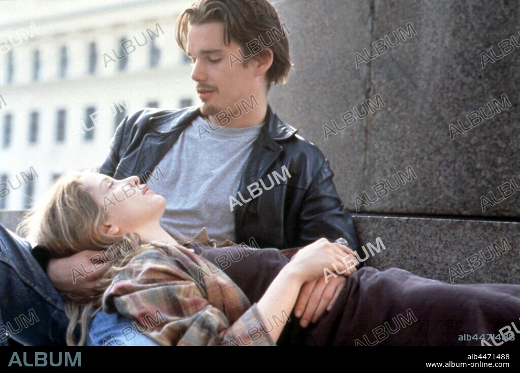 ETHAN HAWKE et JULIE DELPY dans BEFORE SUNRISE, 1995, réalisé par RICHARD LINKLATER. Copyright CASTLE ROCK ENTERTAINMENT.