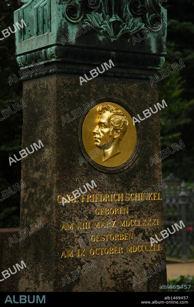 ARTE S. XIX. ALEMANIA. CARL FRIEDRICH SCHINKEL (1781-1841). Arquitecto neoclasicista alemán. Tumba de Schinkel en el Cementerio de Dorotheenstädtischer Friedhof. Berlín. Alemania.