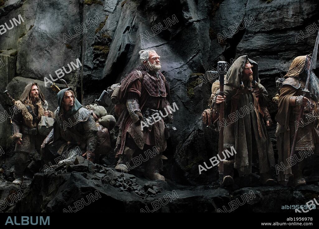 AIDAN TURNER, DEAN O'GORMAN, JED BROPHY, MARK HADLOW and WILLIAM KIRCHER in HOBBIT, THE: AN UNEXPECTED JOURNEY, 2012, directed by PETER JACKSON. Copyright METRO GOLDWYN MAYER.