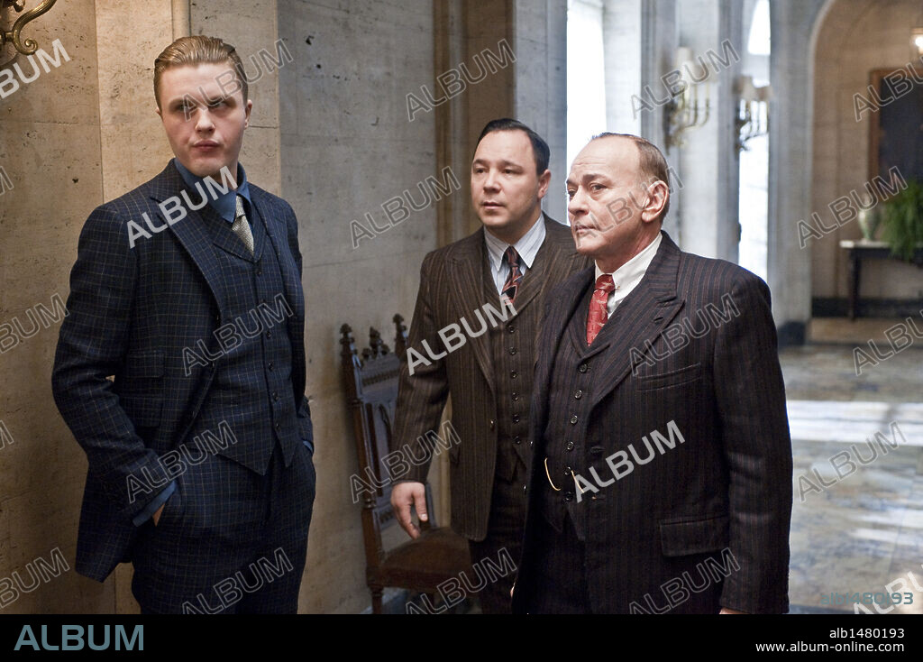 GREG ANTONACCI, MICHAEL PITT and STEPHEN GRAHAM in BOARDWALK EMPIRE, 2009, directed by MARTIN SCORSESE. Copyright HBO / GENSER, ABBOT.