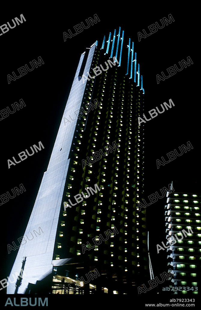 ANTONIO ESCARIO MARTINEZ (1935-2018). GRAN HOTEL BALI - EL HOTEL MAS ALTO DE EUROPA - INAUGURADO EN EL AÑO 2002.