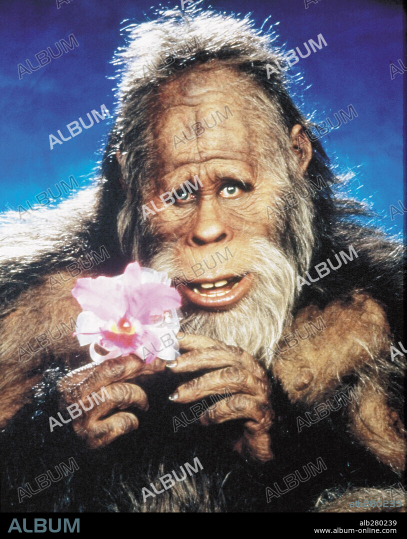 KEVIN PETER HALL in HARRY AND THE HENDERSONS, 1987. Copyright AMBLIN/UNIVERSAL.