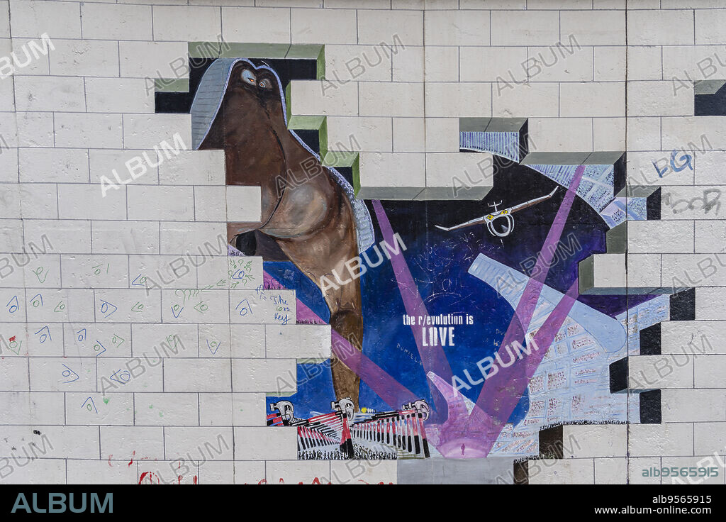 scenes from pink floyd wall, Berlin Wall, Federal Republic of Germany.
