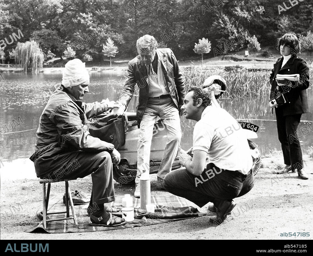 REX HARRISON, RICHARD BURTON and STANLEY DONEN in STAIRCASE, 1969, directed by STANLEY DONEN. Copyright 20TH CENTURY FOX.