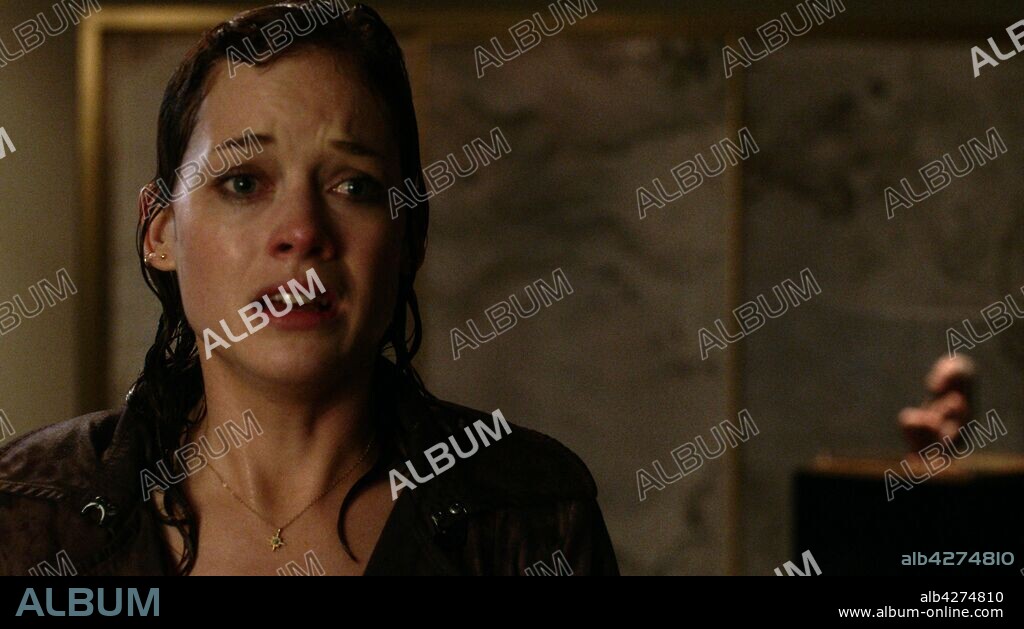 JANE LEVY en DILEMA, 2019 (WHAT / IF), dirigida por MIKE KELLEY. Copyright ATLAS ENTERTAINMENT.