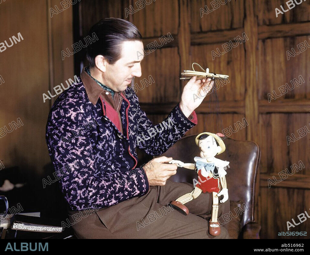 WALT DISNEY en PINOCHO, 1940 (PINOCCHIO), dirigida por BEN SHARPSTEEN y HAMILTON LUSKE. Copyright WALT DISNEY PRODUCTIONS.