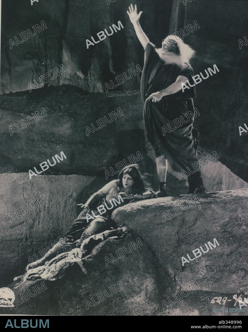 LOS DIEZ MANDAMIENTOS, 1923 (THE TEN COMMANDMENTS), dirigida por CECIL B DEMILLE. Copyright PARAMOUNT PICTURES.