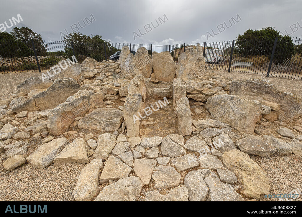 monumento megalítico , Ca Na Costa , 2.000 - 1.600 aC. a, comienzos de la edad de bronce, Formentera, balearic islands, Spain.