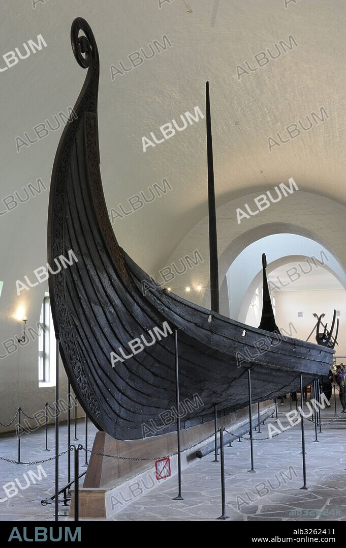 Barco Oseberg. Embarcación Vikinga fechada en el s. IX. Madera de roble. Museo de Barcos Vikingos. Oslo. Noruega.