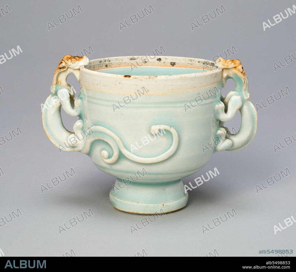 Double-Handled Cup with Handles in the Form of Chi (Hornless) Dragons, Southern Song (1127-1279) or Yuan dynasty (1279-1368), 13th century.