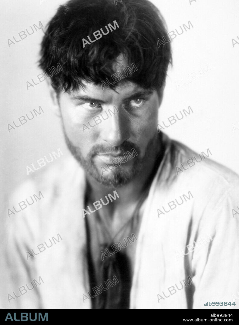 RICHARD ARLEN in THE FOUR FEATHERS, 1929, directed by ERNEST B. SCHOEDSACK, LOTHAR MENDES and MERIAN C. COOPER. Copyright PARAMOUNT PICTURES.