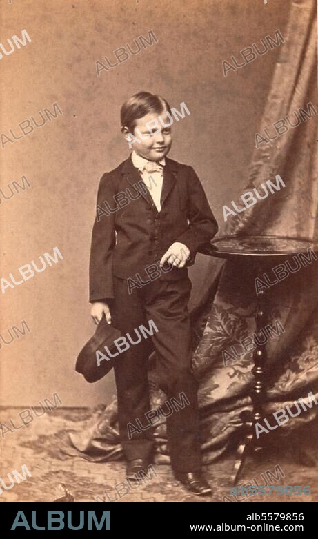 Arnulf, Prinz von Bayern (Sohn des Prinzen, späteren Prinzregenten Luitpold von Bayern und der Auguste von Toskana). München 6.7.1852 - Venedig 12.11.1907. Kinderbildnis. Photographie, unbez., um 1861.