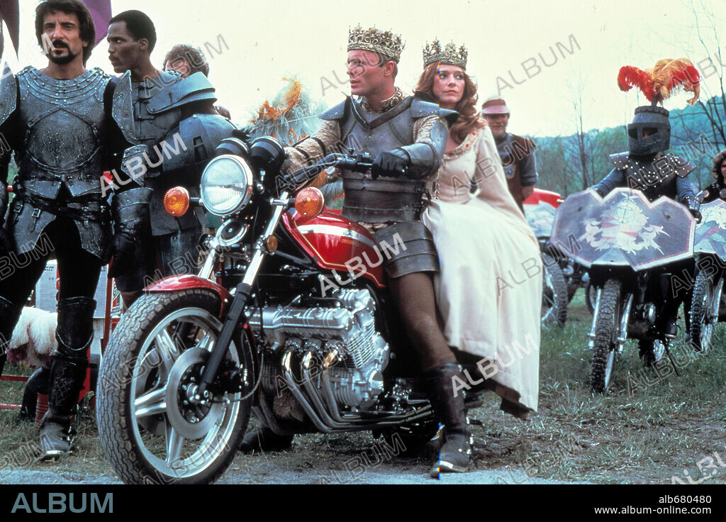 AMY INGERSOLL, ED HARRIS y TOM SAVINI en LOS CABALLEROS DE LA MOTO, 1981 (KNIGHTRIDERS), dirigida por GEORGE A. ROMERO. Copyright UNITED ARTISTS.