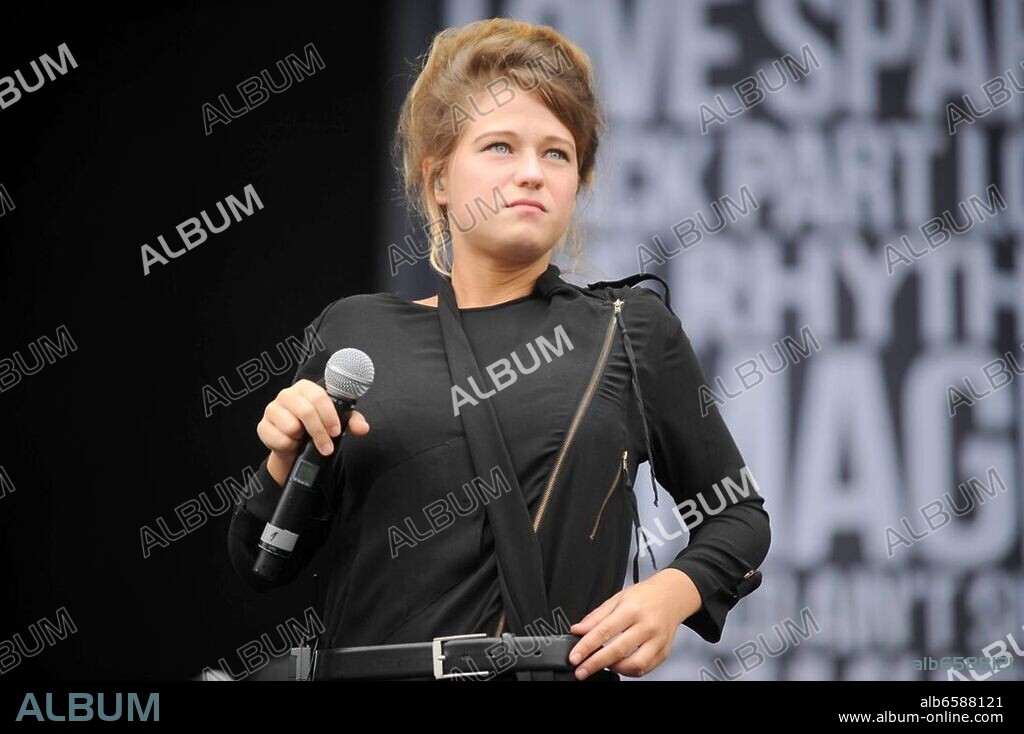 Selah Sue live beim Hurricane Festival 2012: Rock-und Alternative Open Air Festival in Scheessel auf dem Eichenring vom 22.-24.06.2012. |||.